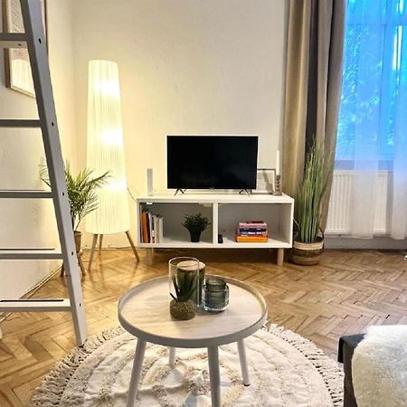 Apartment Cecil - Old Town บราติสลาวา ภายนอก รูปภาพ