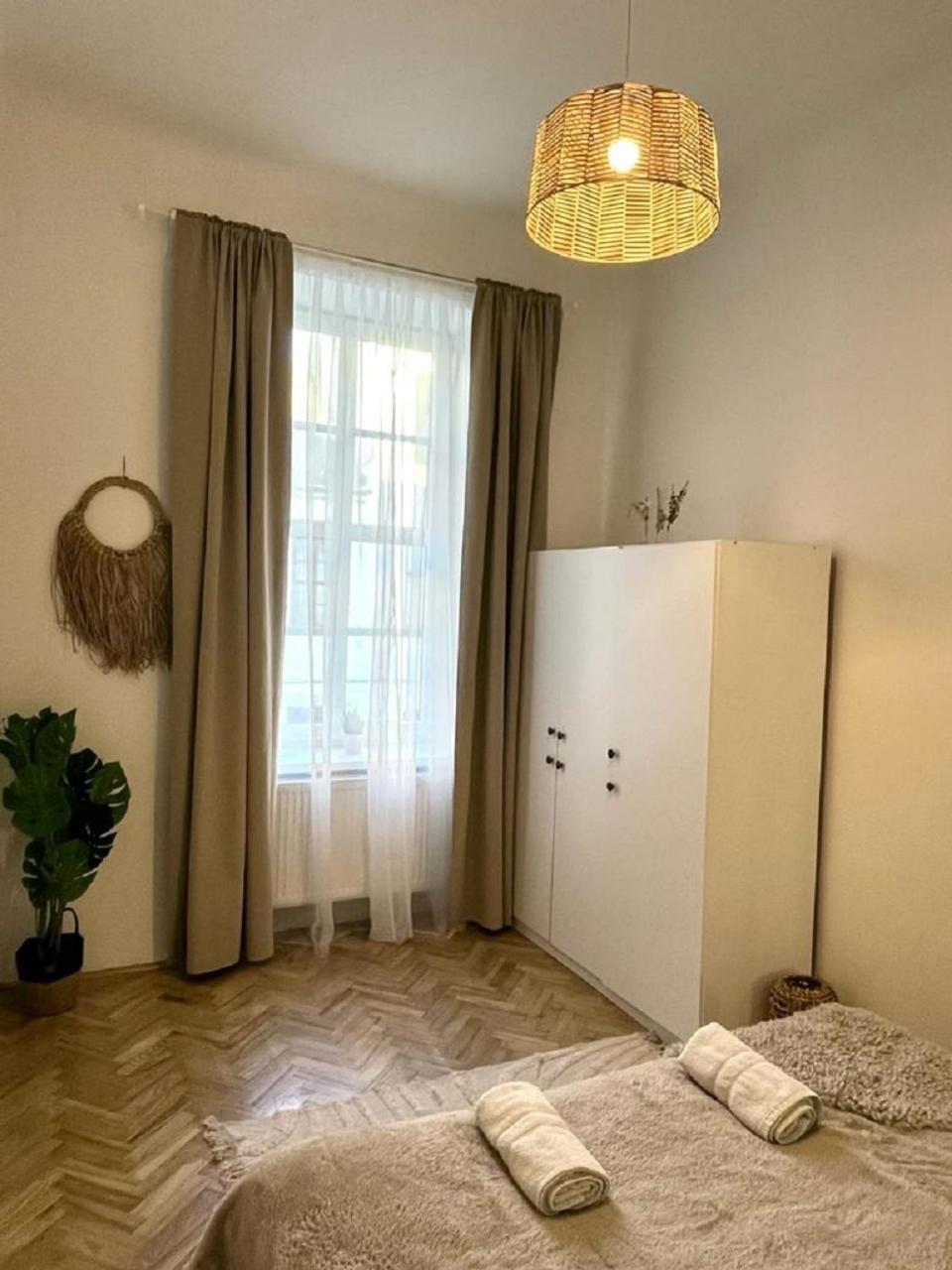 Apartment Cecil - Old Town บราติสลาวา ภายนอก รูปภาพ