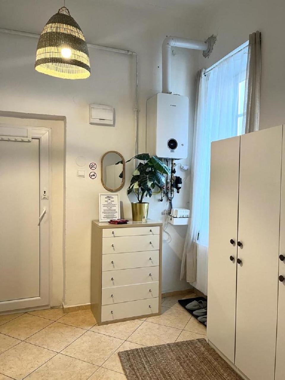 Apartment Cecil - Old Town บราติสลาวา ภายนอก รูปภาพ