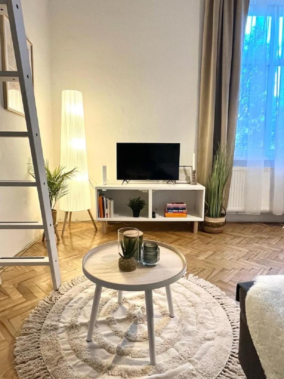 Apartment Cecil - Old Town บราติสลาวา ภายนอก รูปภาพ